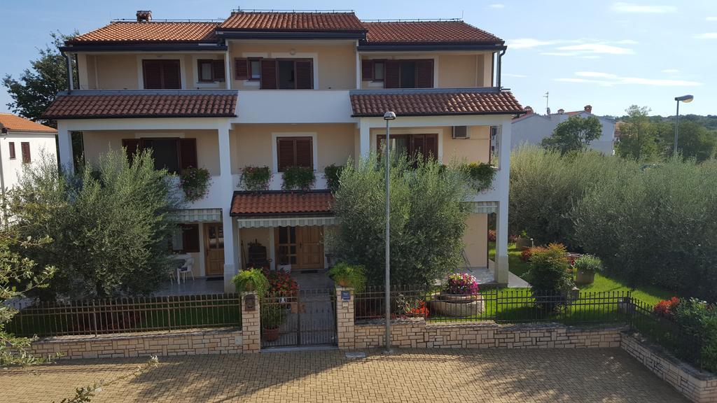 Ulika Rooms & Apartments Πόρετς Εξωτερικό φωτογραφία