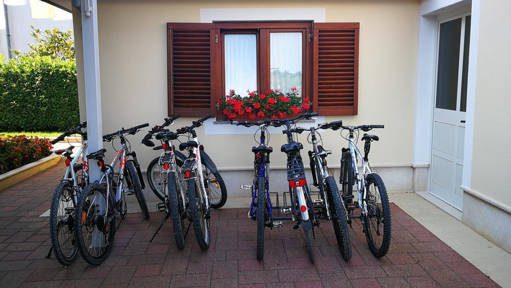 Ulika Rooms & Apartments Πόρετς Εξωτερικό φωτογραφία