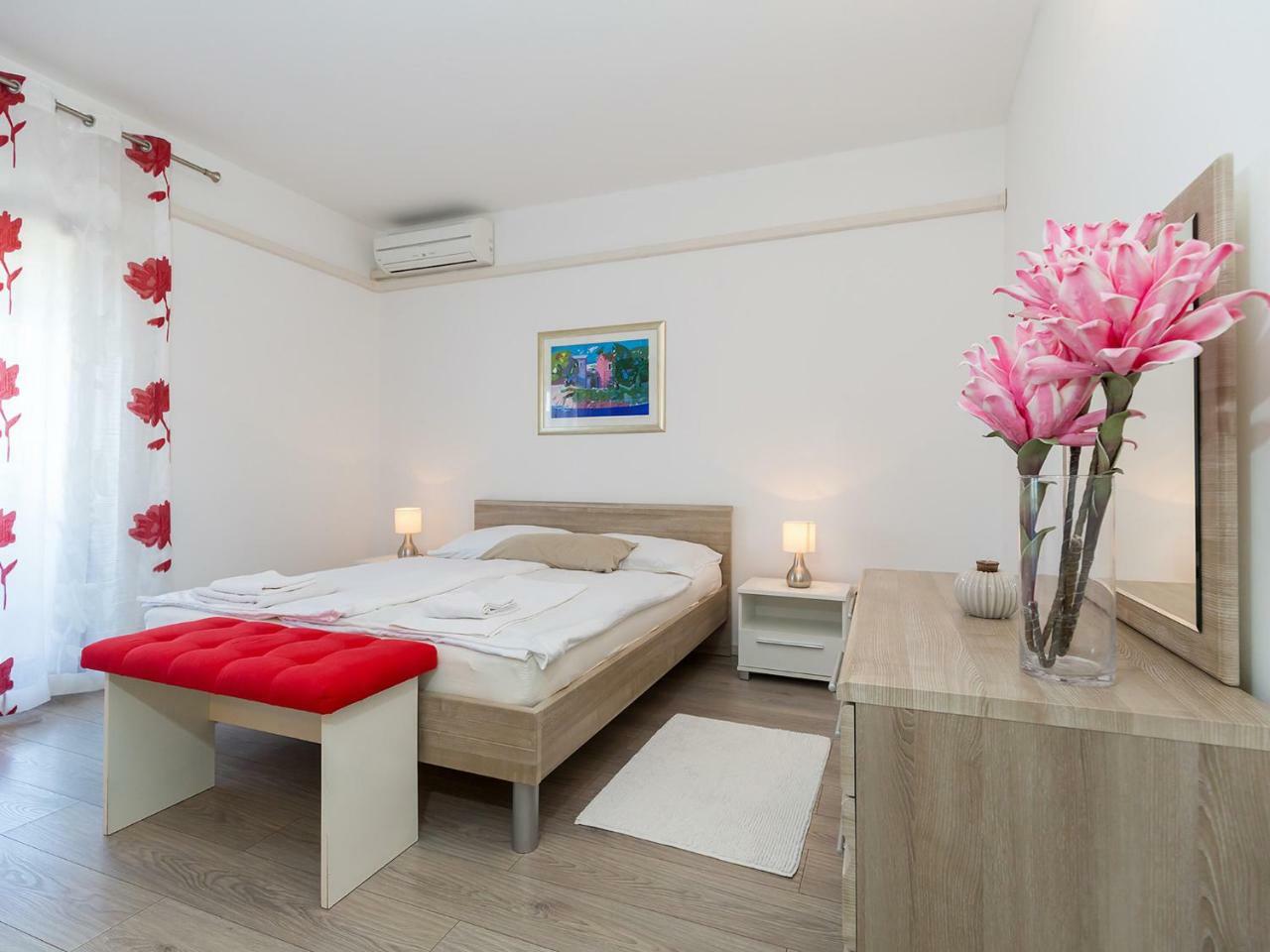 Ulika Rooms & Apartments Πόρετς Εξωτερικό φωτογραφία